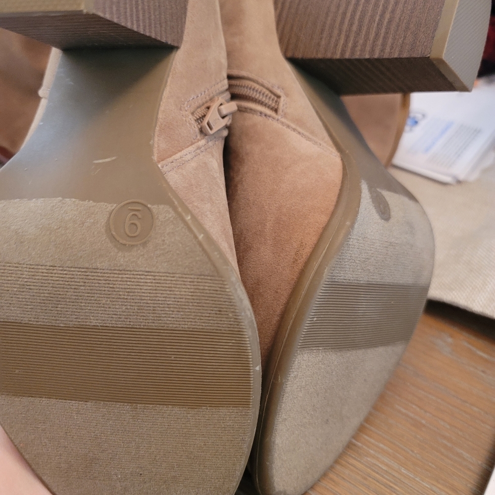 SUEDE  TAN TALL Heeled SLOUCH Shelby BOOTS - Picture 2 of 3